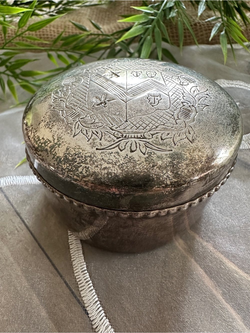 Antique SilverPlated Tobacco Box Engraved HeraldicCoat of Arms Trinket Container - Picture 6 of 12